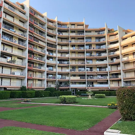 Ellie's Place Apartamento *